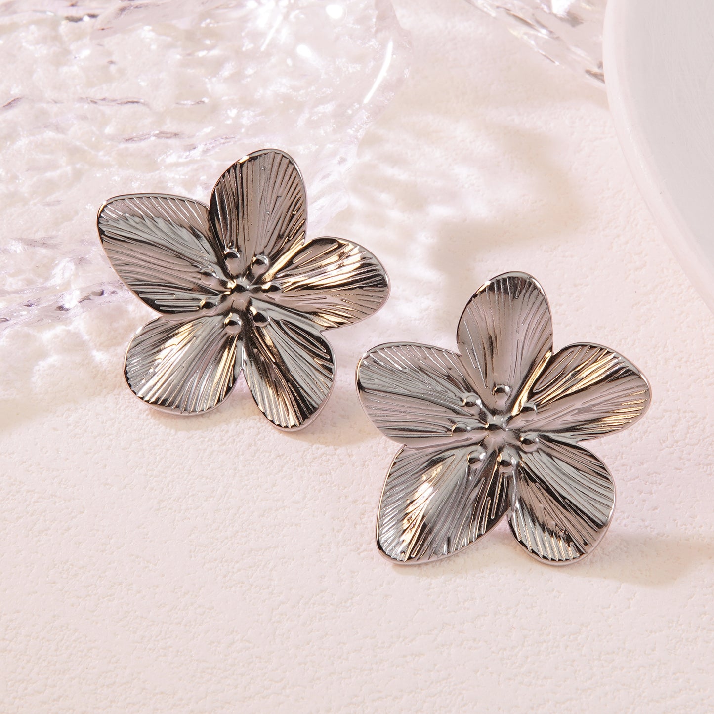 Fleur d’Or Studs