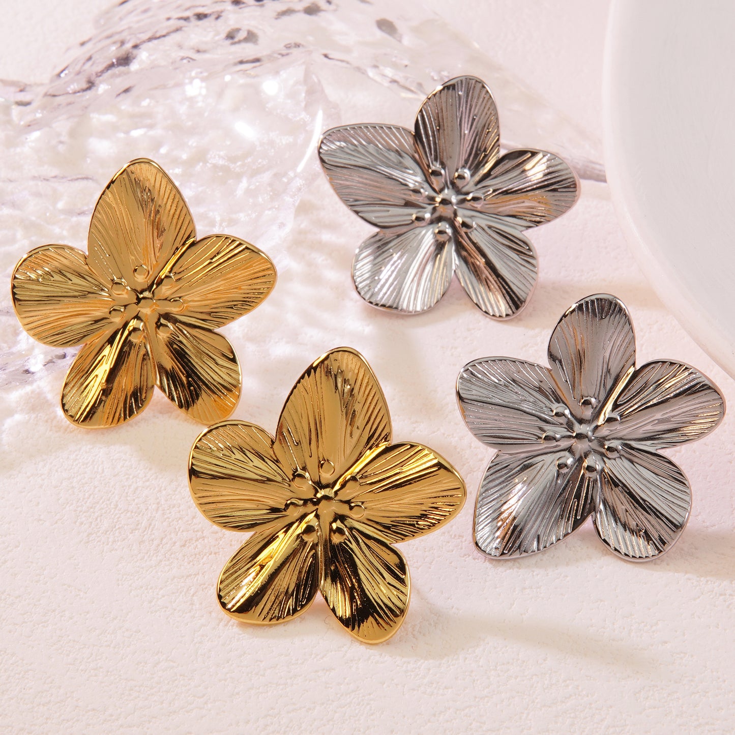 Fleur d’Or Studs