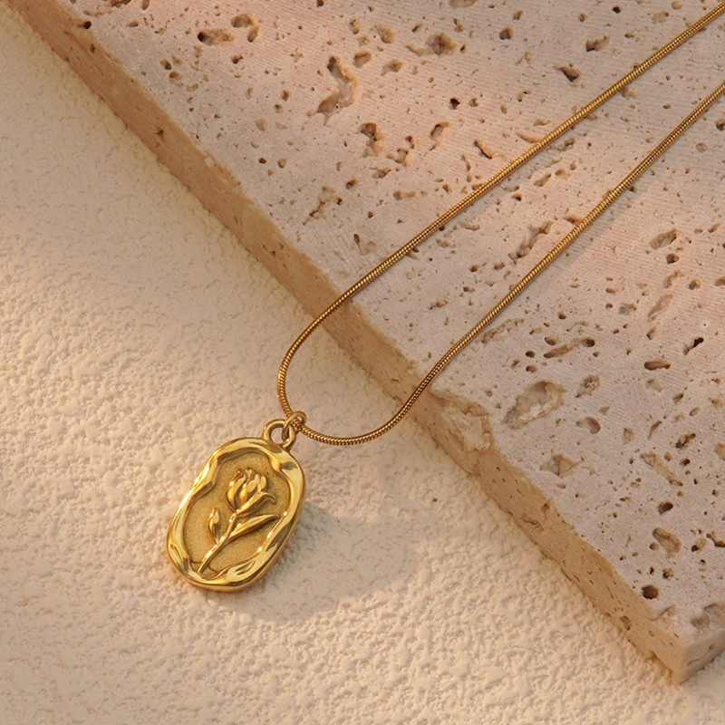 Golden Fleur Pendant
