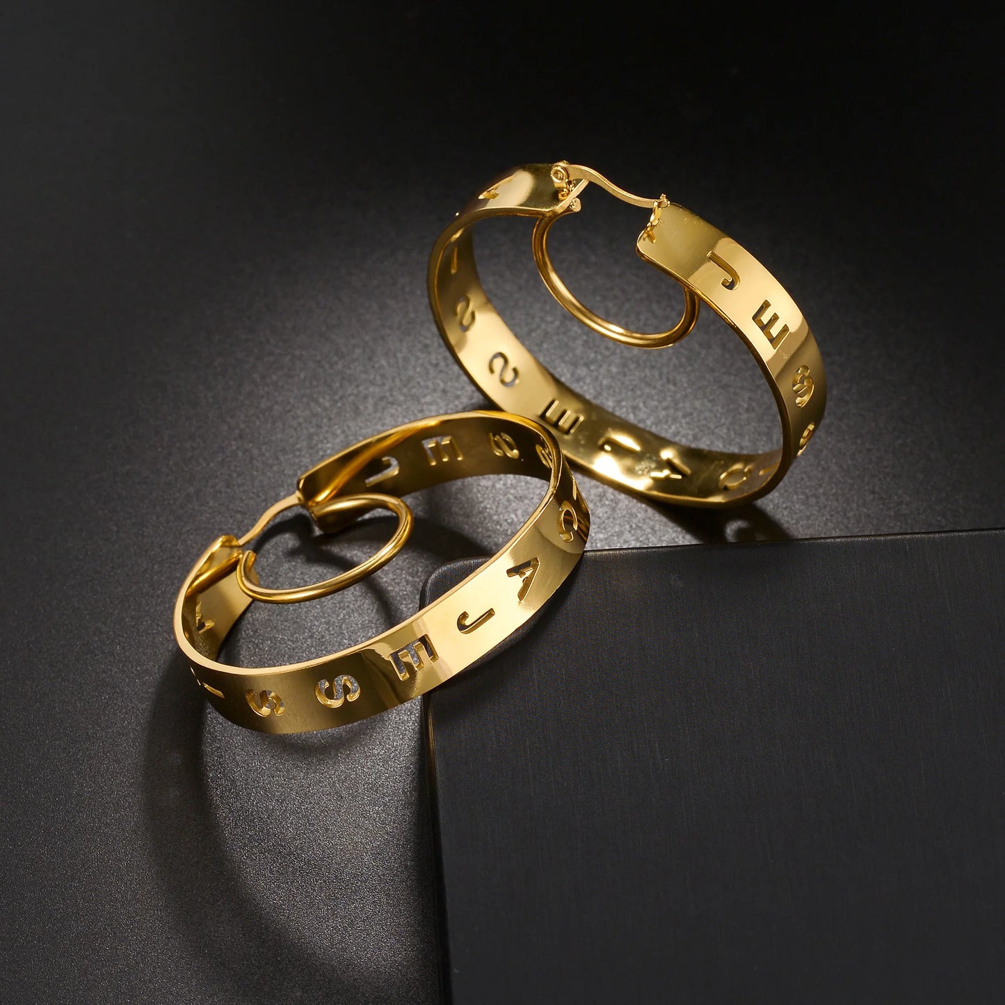 Luxe Signature Hoop Earrings